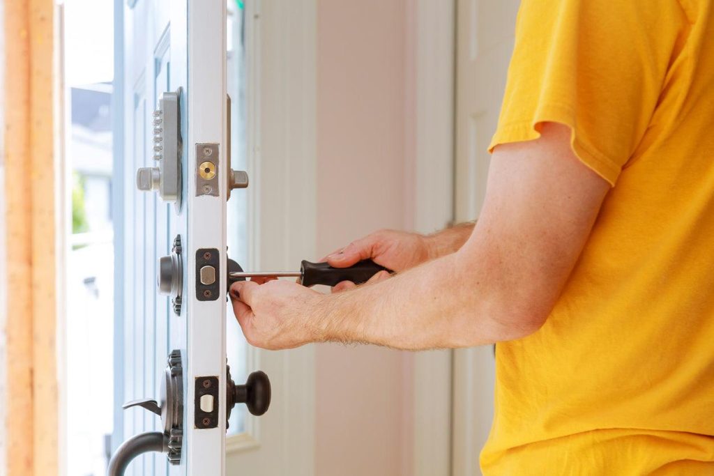 Incuietoare smart|HomeLocktechnology
