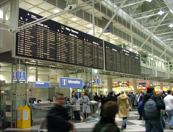 Stay Connected at Chopin Airport: Free Wireless Internet for Traveller
