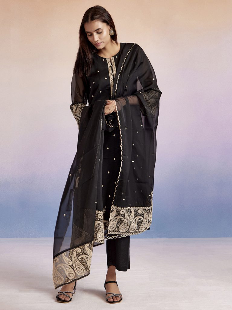 Ethnic Wear for Women – A Must-Have Collection! Ethnic Wear for Women – A Must-Have Collection!