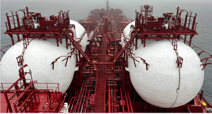 How Dual Fuel Vessel Management Enhances Safety, Efficiency, and Environmental Sustainability in Shipping How Dual Fuel Vessel Management Enhances Safety, Efficiency, and Environmental Sustainability in Shipping