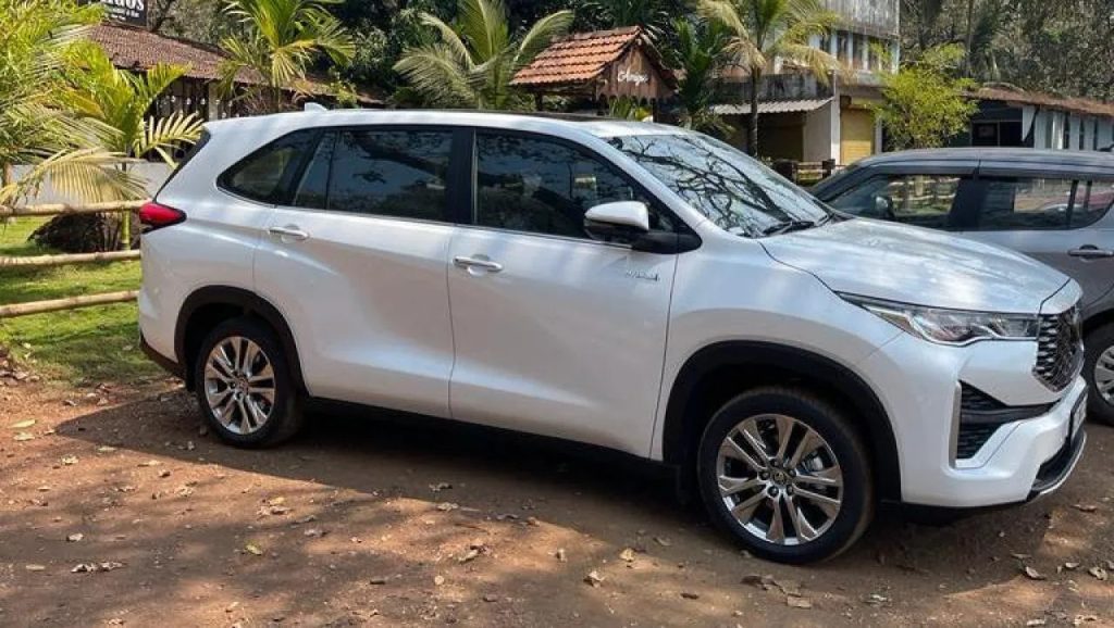 Toyota Innova Hycross Car Rental Jaipur