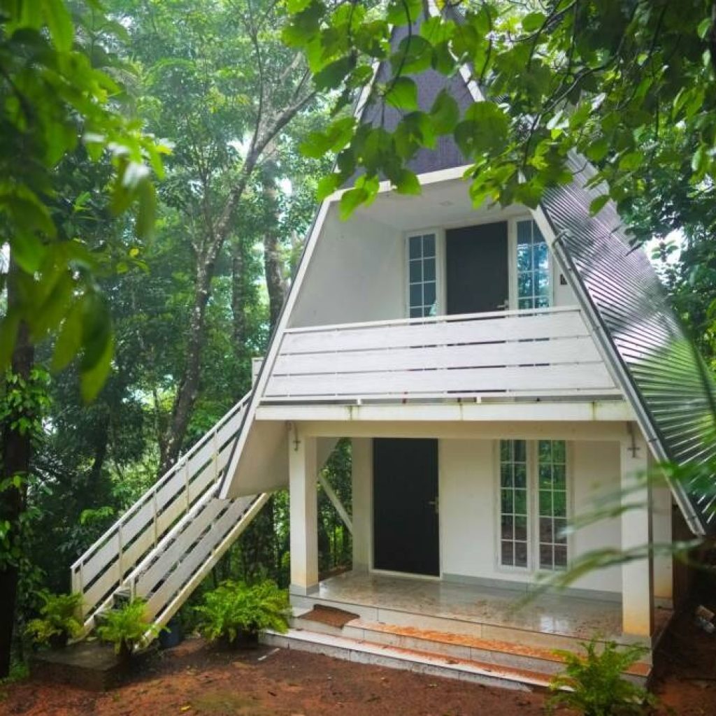Athirappilly Thanal Villa Stay: Cozy River Retreat Athirappilly Thanal Villa Stay: Cozy River Retreat