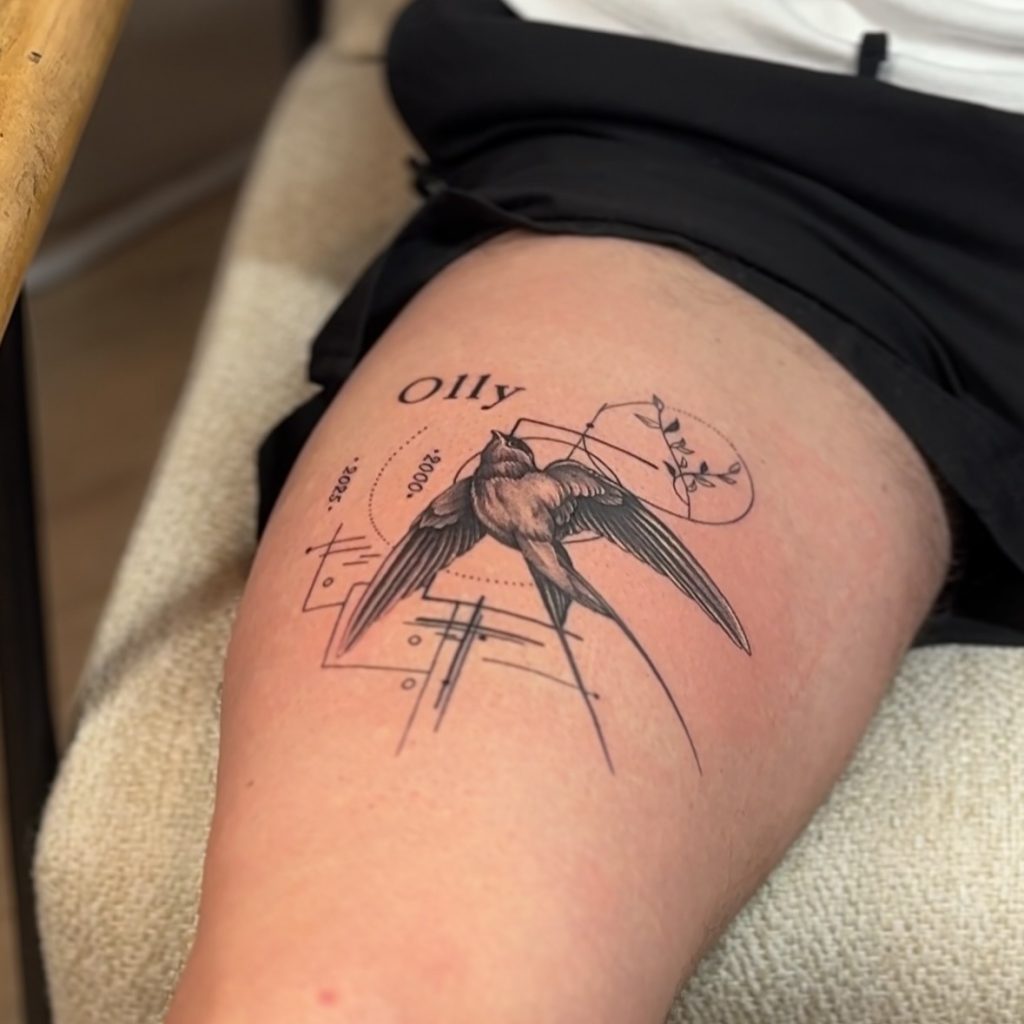 Fine Line Tattoo: Delicate Ink with Bold Impact Fine Line Tattoo: Delicate Ink with Bold Impact