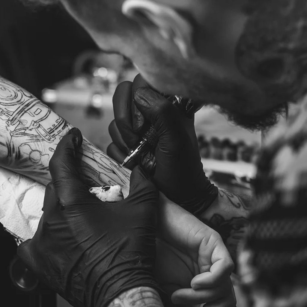 Find a fine line tattoo specialist near me Find a fine line tattoo specialist near me