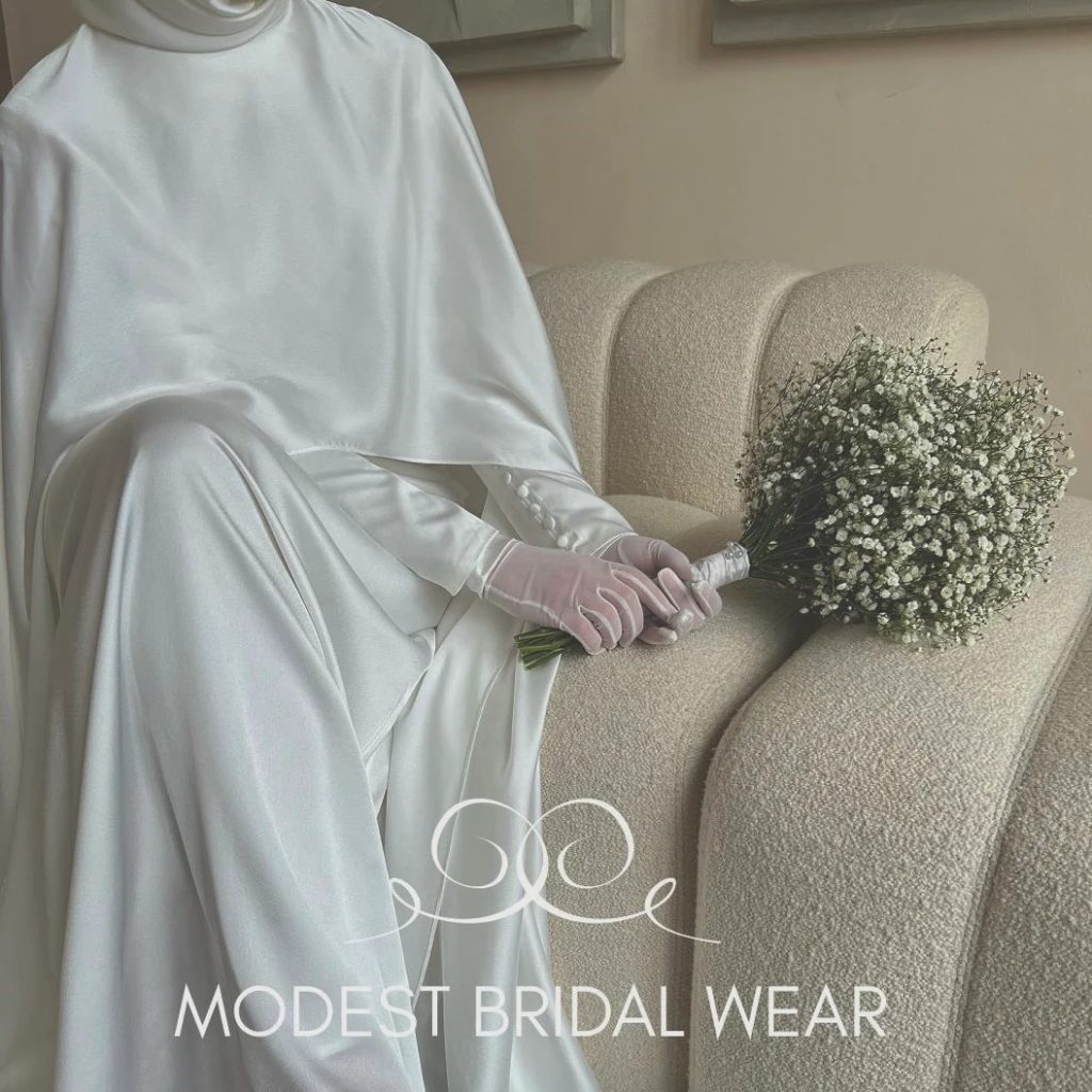 Modest bridal cape Rania: Elegant wedding cape for timeless style Modest bridal cape Rania: Elegant wedding cape for timeless style