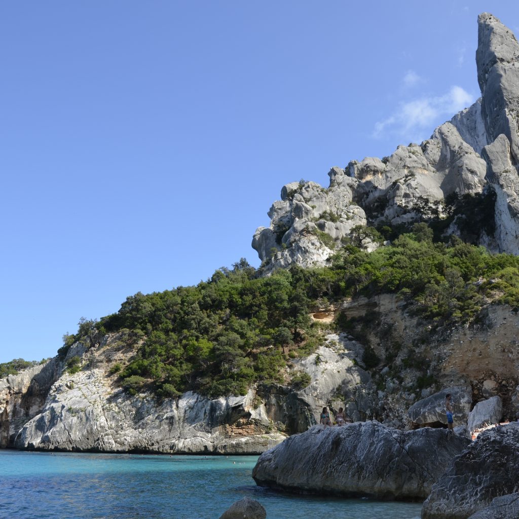 Découverte côtière en Sardaigne : escapades et locations près d’Ogliastra Découverte côtière en Sardaigne : escapades et locations près d’Ogliastra