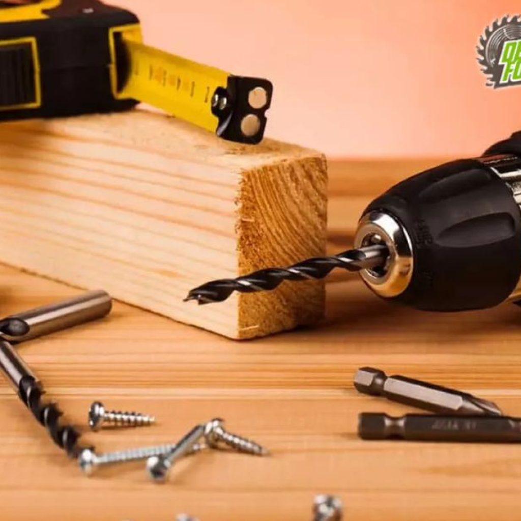 Choosing Between Composite and PVC: What Homeowners Need to Know
