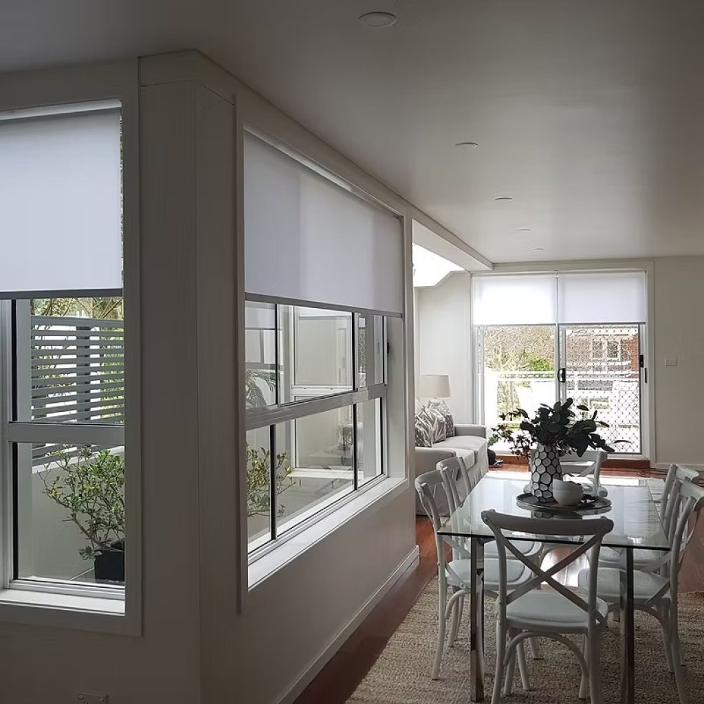 A Quick Guide to Fitting Your Curtain Rails at Home