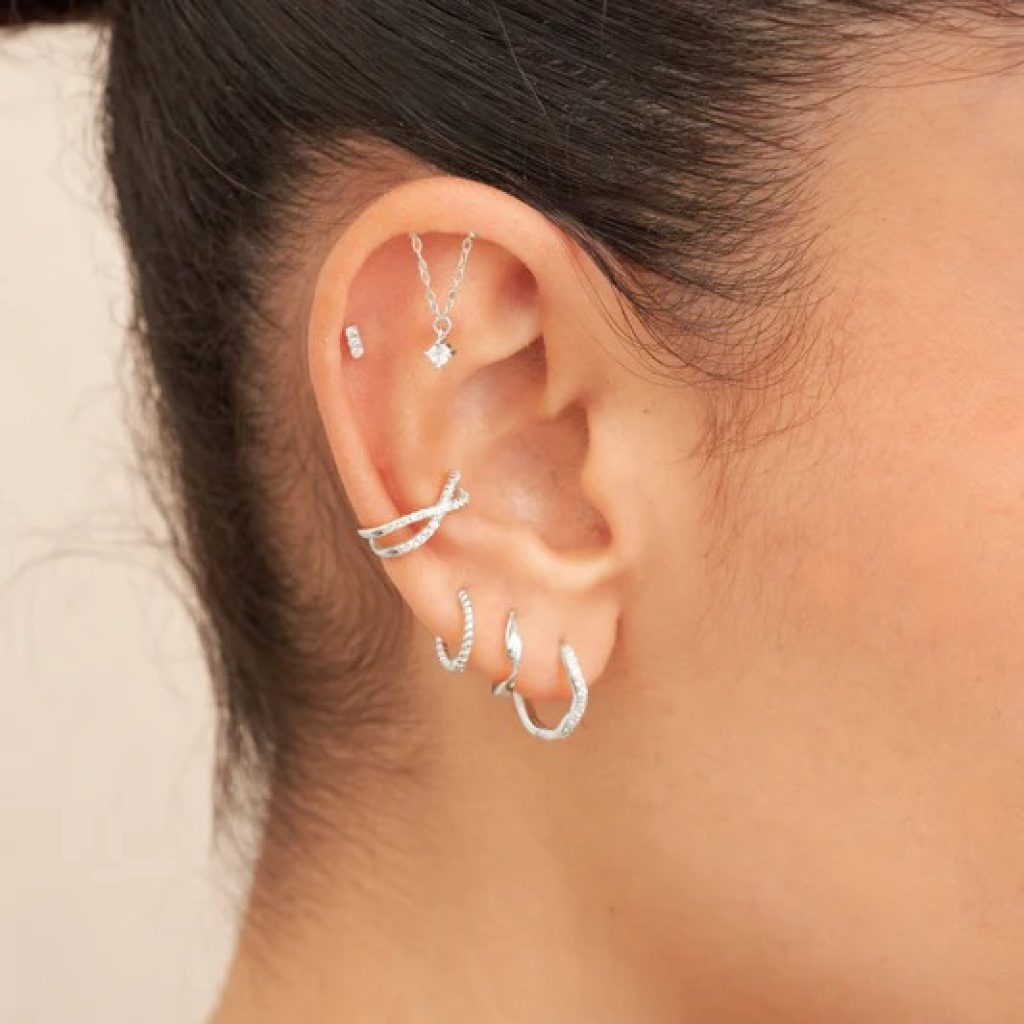 Opal elegance: discover UK jewellery that shines