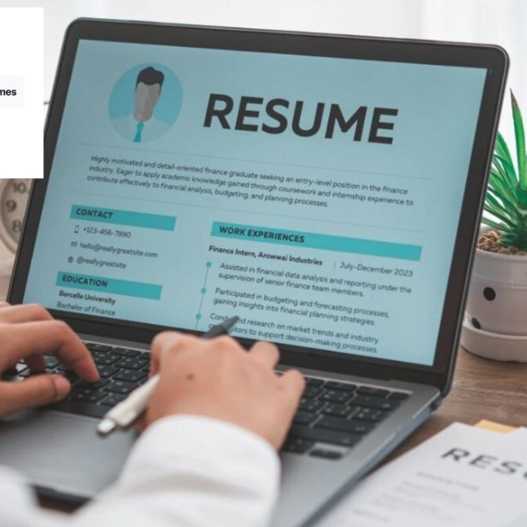 Smart Resume Keywords that Catch Recruiters’ Attention Smart Resume Keywords that Catch Recruiters’ Attention