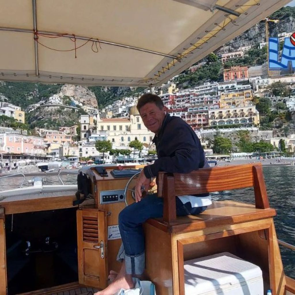 Private boat charters along the Amalfi coast: discover hidden coves Private boat charters along the Amalfi coast: discover hidden coves