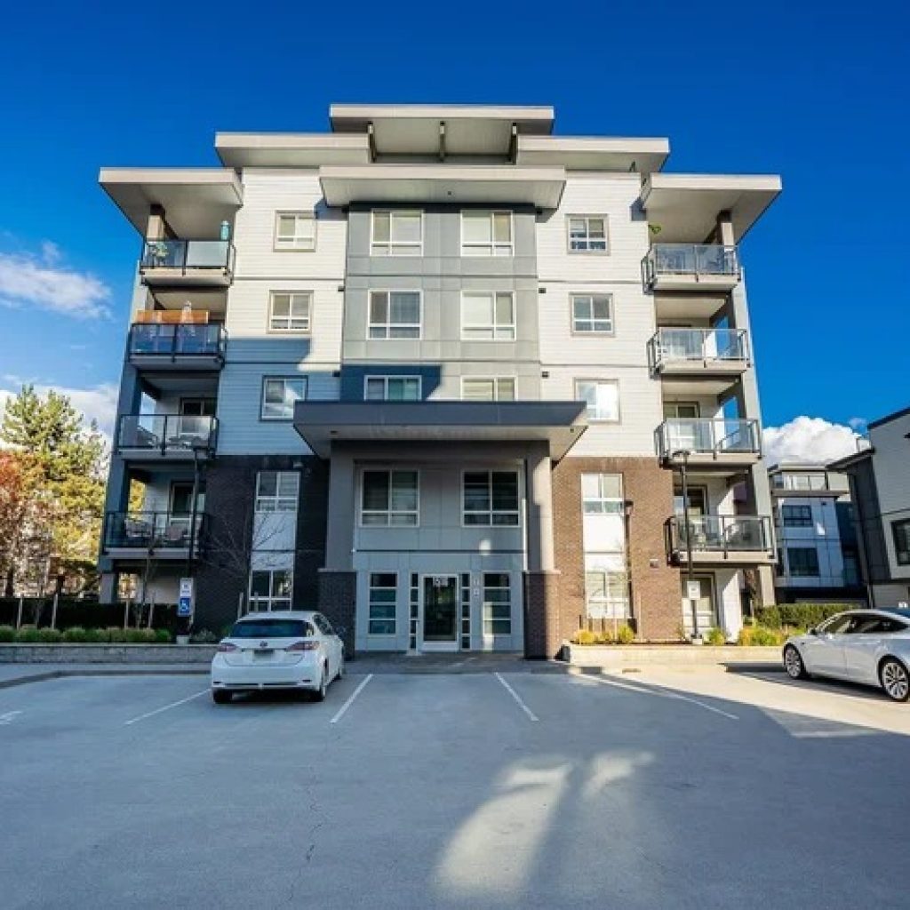 Discover Prime South Surrey Homes for Your Next Chapter