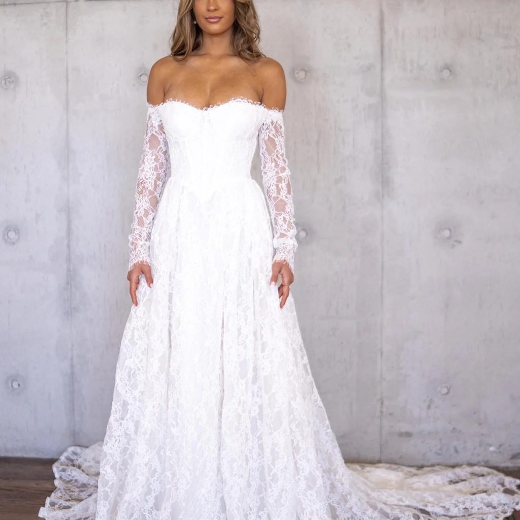 Timeless Glamour: Discover a Smooth, Elegant Bridal Satin Silhouette Timeless Glamour: Discover a Smooth, Elegant Bridal Satin Silhouette