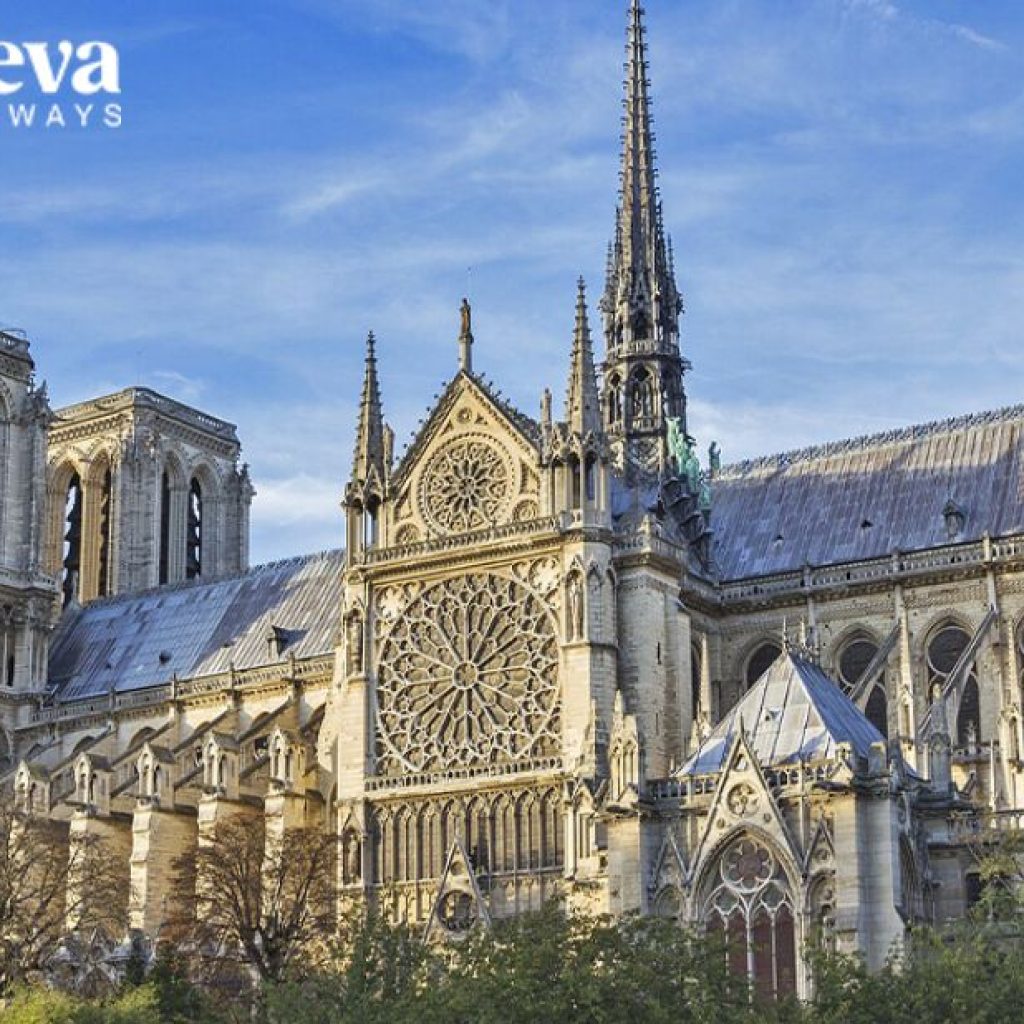 Explore Paris by Foot: Guided Outdoor Walking Tours Explore Paris by Foot: Guided Outdoor Walking Tours
