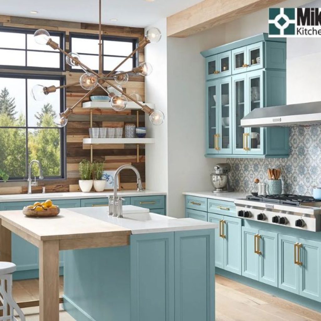 Smart Kitchen Redesign: Expert Cabinet Planning Session