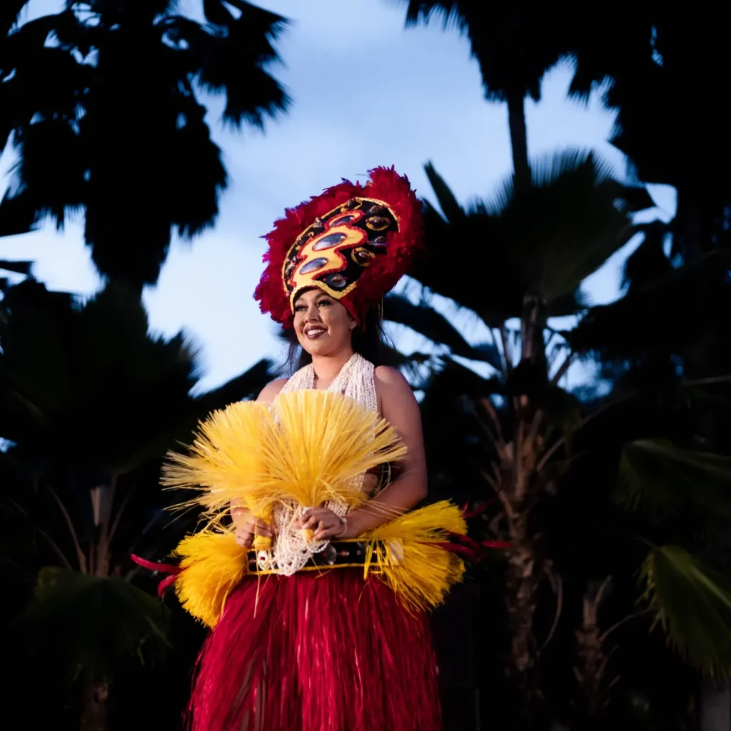 Experience a Magical Hawaiian Evening: Traditional Food, Dance & Fire Shows