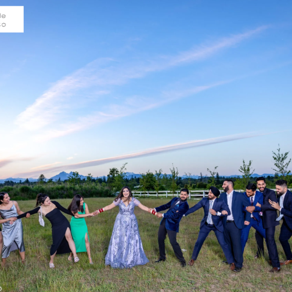 Intimate Canadian Elopement Photography with a Quiet, Honest Touch Intimate Canadian Elopement Photography with a Quiet, Honest Touch